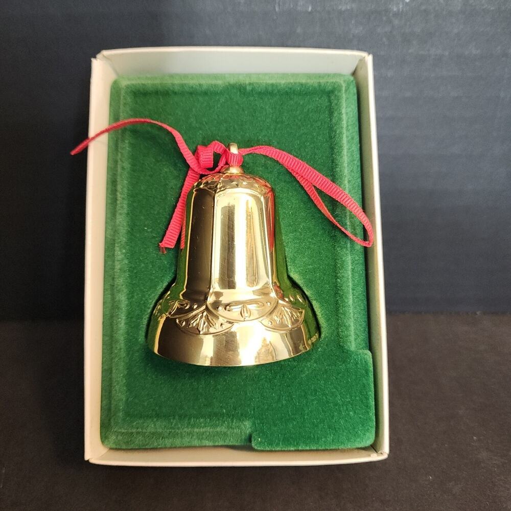 Vty 1982 HALLMARK BRASS METAL BELL CHRISTMAS KEEPSAKE ORNAMENTS
